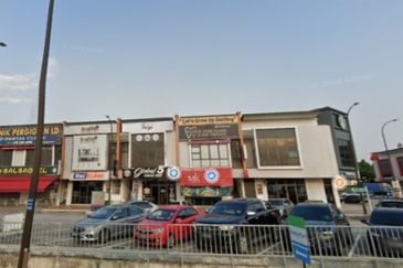 Corner Alam Impian shop for rent 