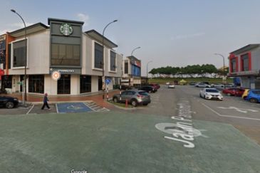 Corner Alam Impian shop for rent 