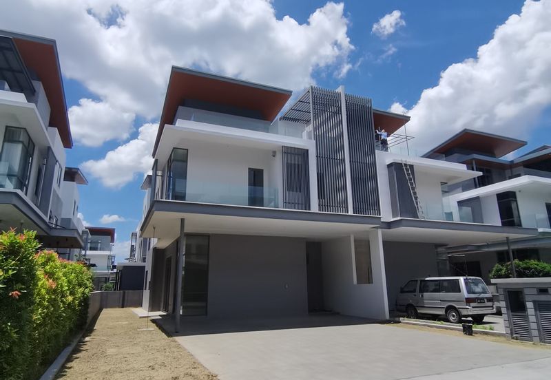 Broadleaf Residences, Hometree