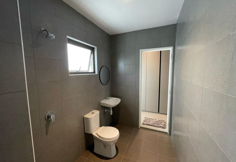 SL 9, Bandar Sungai Long