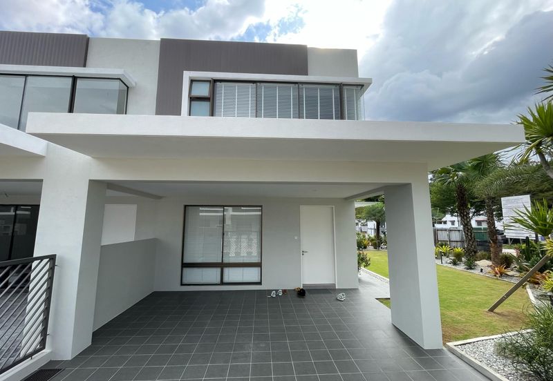 SL 9, Bandar Sungai Long