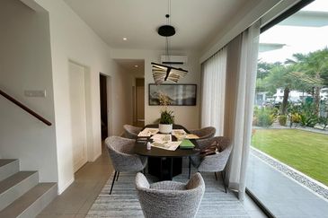 SL 9, Bandar Sungai Long