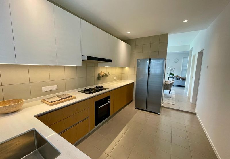 SL 9, Bandar Sungai Long