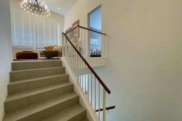 SL 9, Bandar Sungai Long