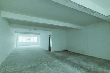 Puteri central, bandar puteri puchong 2nd floor office for rent