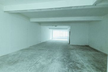 Puteri central, bandar puteri puchong 2nd floor office for rent