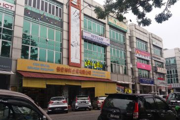Puteri central, bandar puteri puchong 2nd floor office for rent