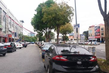 Puteri central, bandar puteri puchong 2nd floor office for rent