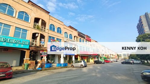 1st floor Office unit near LRT station, Bandar Puteri 5 Puchong, Selangor, Puchong