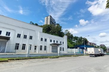 2 Storey Detached Corner lot Factory, Taman Perindustrian Kinrara