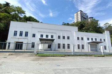 2 Storey Detached Corner lot Factory, Taman Perindustrian Kinrara