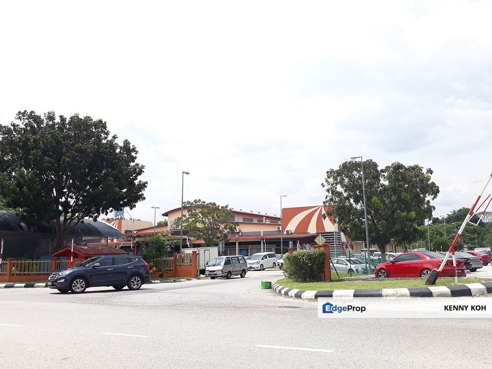 2nd floor Office unit near LRT station, Bandar Puteri 5 Puchong, Selangor, Puchong
