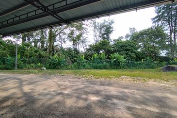 Nilai Heavy Industry Detached Factory with 1.8 acre Land for Sale
