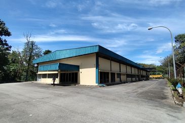 Nilai Heavy Industry Detached Factory for Sale