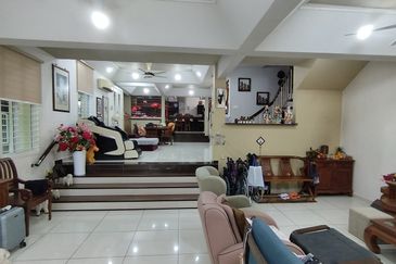 Taman Desa 2.5  Storey House Freehold End Lot with extra Land  Fully Reno for Sale Below Bank Value