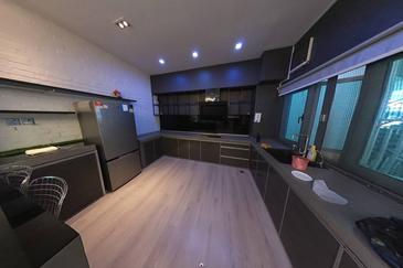 Ritz Residence Townhouse Duplex ( Lower Unit ) Full Furnished to LET