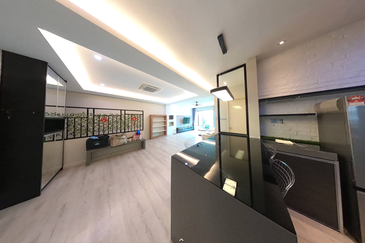 Ritz Residence Townhouse Duplex ( Lower Unit ) Full Furnished to LET