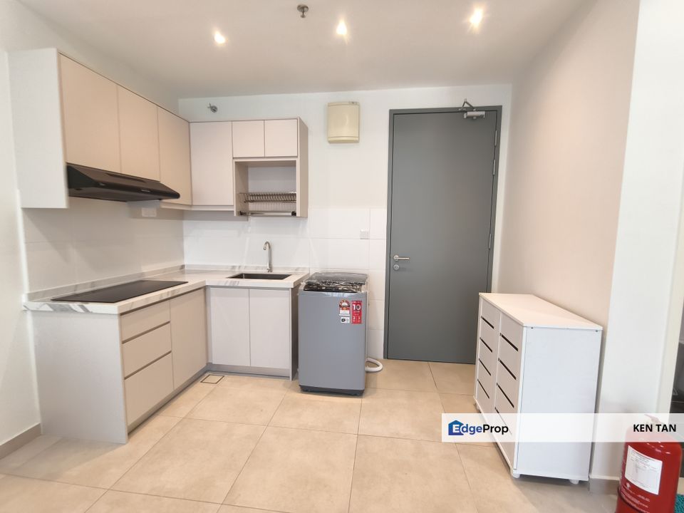 Meta City SOHO Studio Unit Fully Furnished with Reno to Rent, Selangor, Seri Kembangan