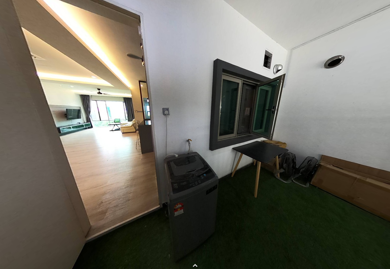 Ritz Residence Townhouse Duplex ( Lower Unit ) Full Furnished to LET