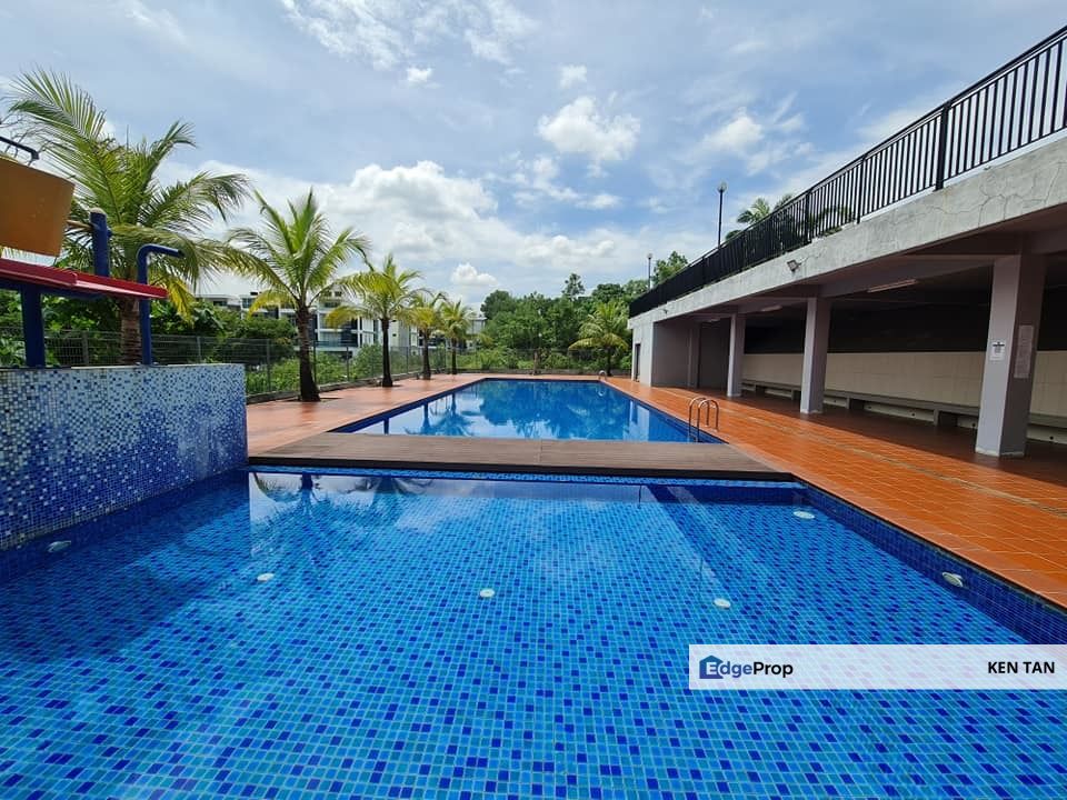 Ritz Residence Townhouse Duplex ( Lower Unit ) Full Furnished to LET, Selangor, Serdang