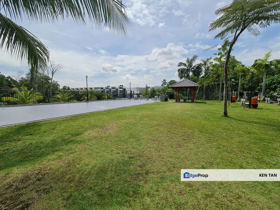 Ritz Residence Townhouse Duplex ( Lower Unit ) Full Furnished to LET, Selangor, Serdang