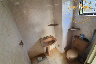 Turf View Apartment (Mutiara Serdang)