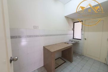 Turf View Apartment (Mutiara Serdang)