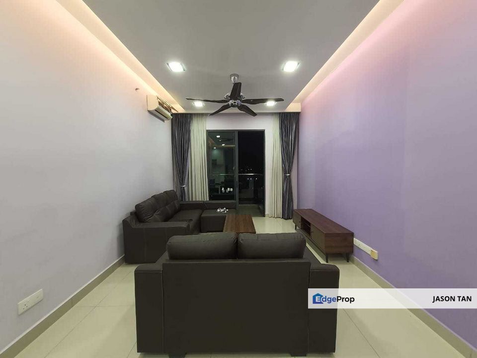 Univ 360 Place @ Taman Sri Serdang [ RENOVATED PLASTERCEILING FACING CITYVIEW 975SF 3ROOM2BATH ], Selangor, Seri Kembangan