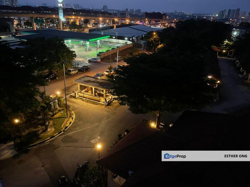 Avilla Apartments Puchong, Partially furnished Condition, Well Kept, Easy Access, Good for Own Stay and Investment, Near To Amenities, Selangor, Puchong