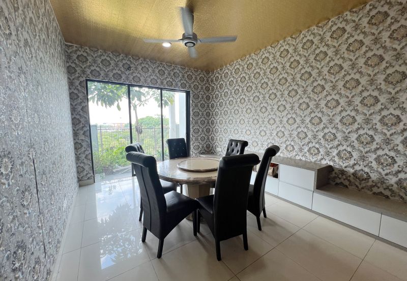 Duta Villa, Setia Alam