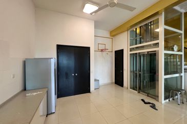 Duta Villa, Setia Alam