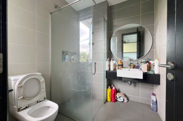 Duta Villa, Setia Alam