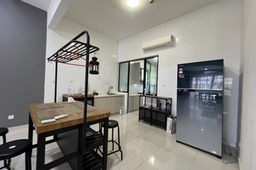 Duta Villa, Setia Alam