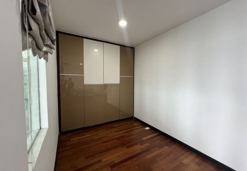 Duta Villa, Setia Alam