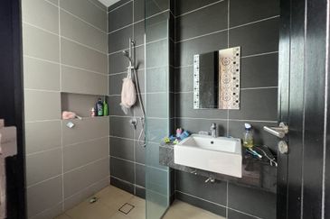 Duta Villa, Setia Alam