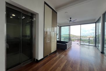 Duta Villa, Setia Alam