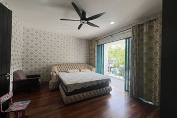 Duta Villa, Setia Alam