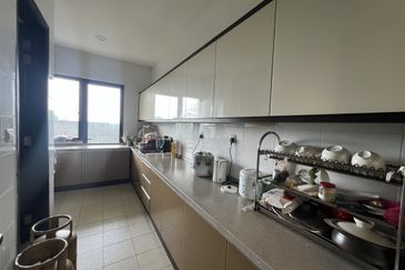 Duta Villa, Setia Alam