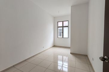 Taman Bukit Katil Damai & Taman Saujana Tehel Freehold 22x70/20x70 Double Storey Terrace non bumi for sell 