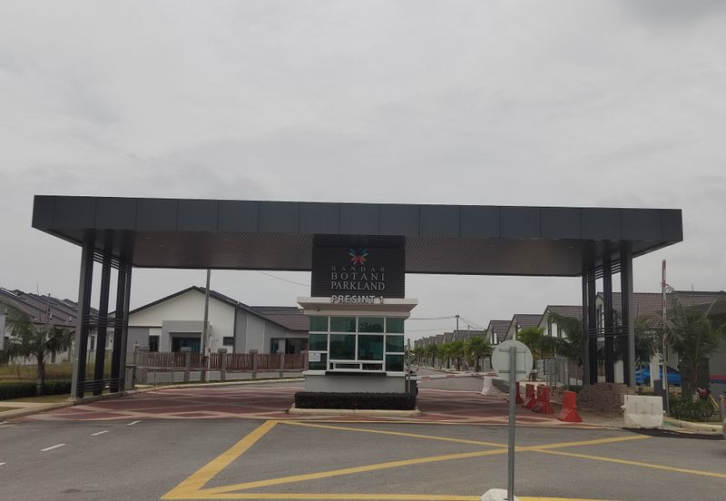 Bandar Botani Parkland