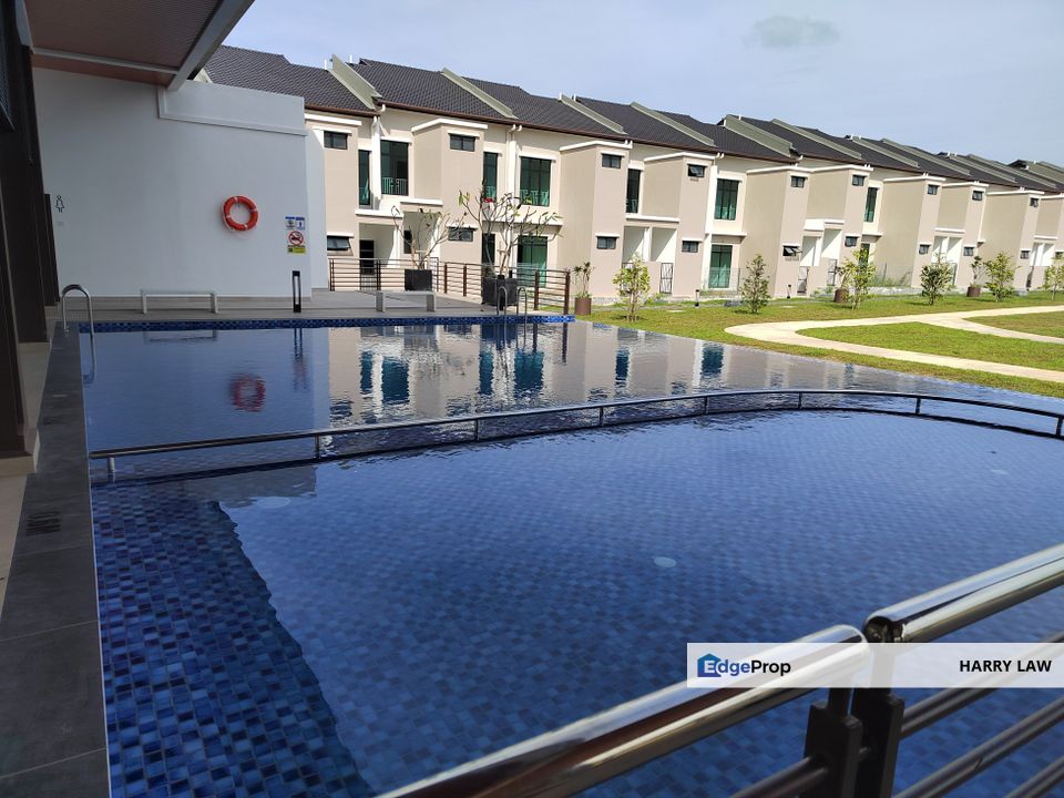 Taman bertam height & cheng desa bertam phase 1 freehold 22x80 club house swimming pool gated guarded non bumi, Melaka, Cheng