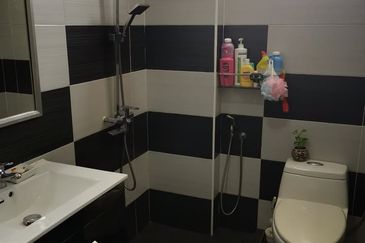 CHENG HEIGHTS CONDOMINIUM