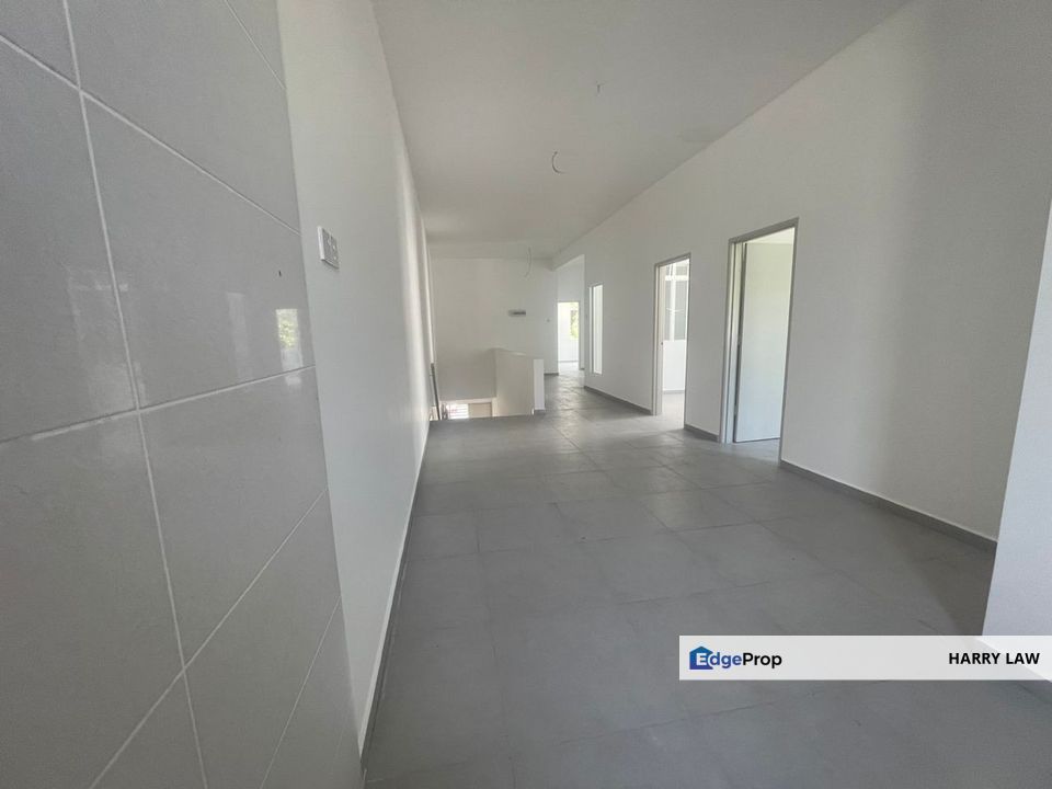 Muzaffar Shah @ Ayer Keroh Height 22x70 1.5 Storey Terrace End Lot Non Bumi for sell, Melaka, Ayer Keroh