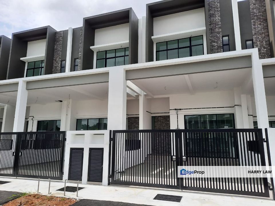 Cheng Perdana / Bukit Cheng Cheng 2.5 Storey Terrace Freehold Non Bumi Facing playground for sell, Melaka, Cheng