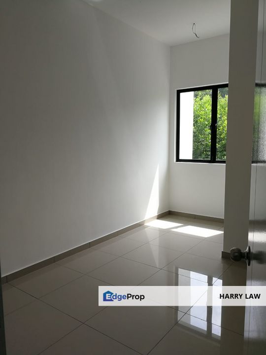 Cheng Perdana / Cheng Setia Bukit Cheng Cheng 2.5 Storey Terrace Freehold Non Bumi Facing playground for sell, Melaka, Cheng