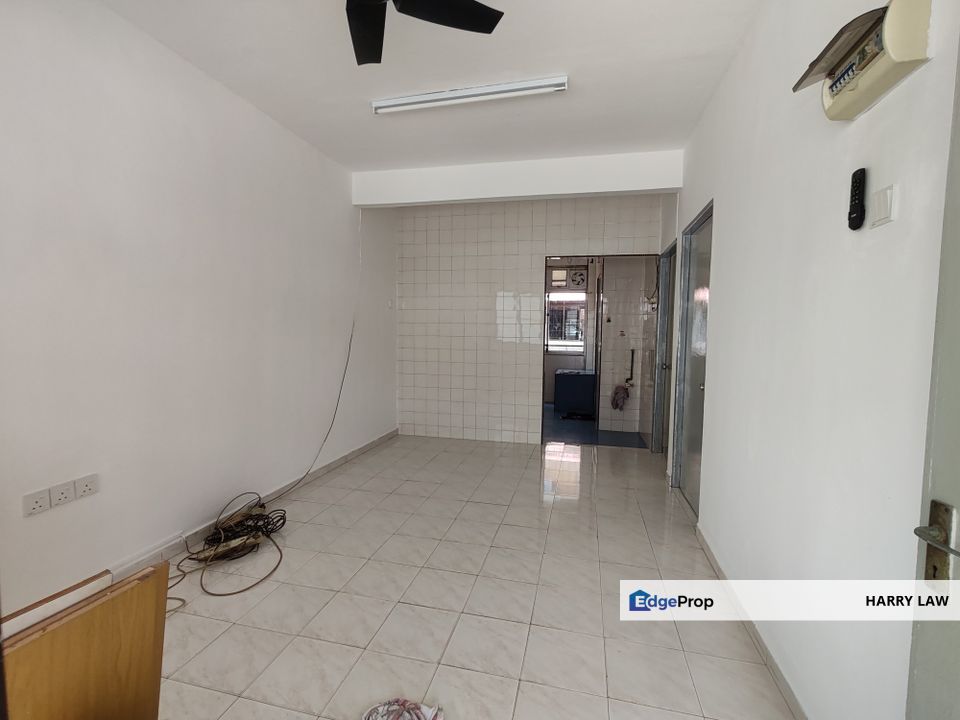 Taman anika & kampung lapan lorong pandan first floor 2 bed 1 bath non Bumi for sell , Melaka, Melaka Tengah