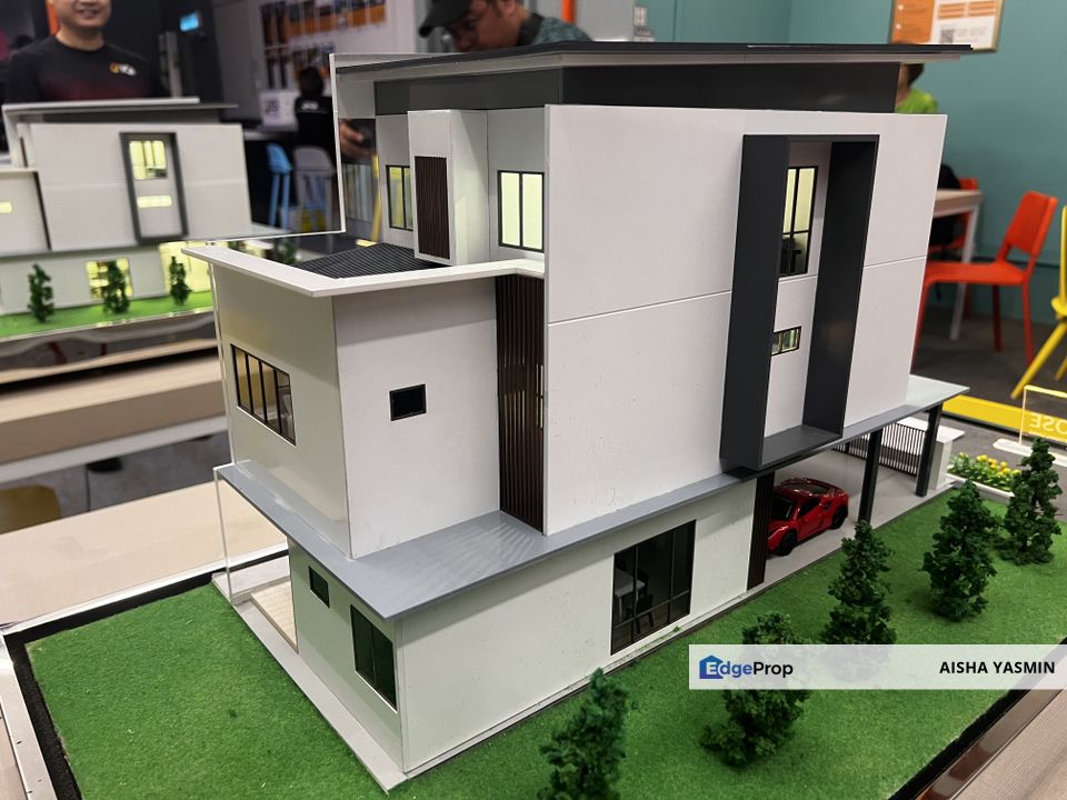 THREE STOREY CORNER with Swimming Pool MELROSE Residence at Kota Samarahan for Sale, Sarawak, Kuching