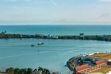 Terengganu Beach Front Service Suites