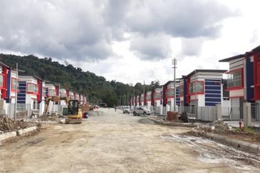 Ready Move In Industrial Warehouse at 13th Mile Kuching for Sale