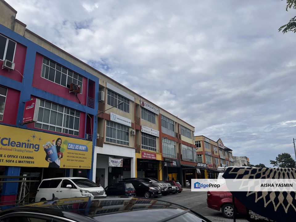 Three Storey Shophouse Facing Main Road near School at Jalan Semarak, Petra Jaya For Rent, Sarawak, Kuching